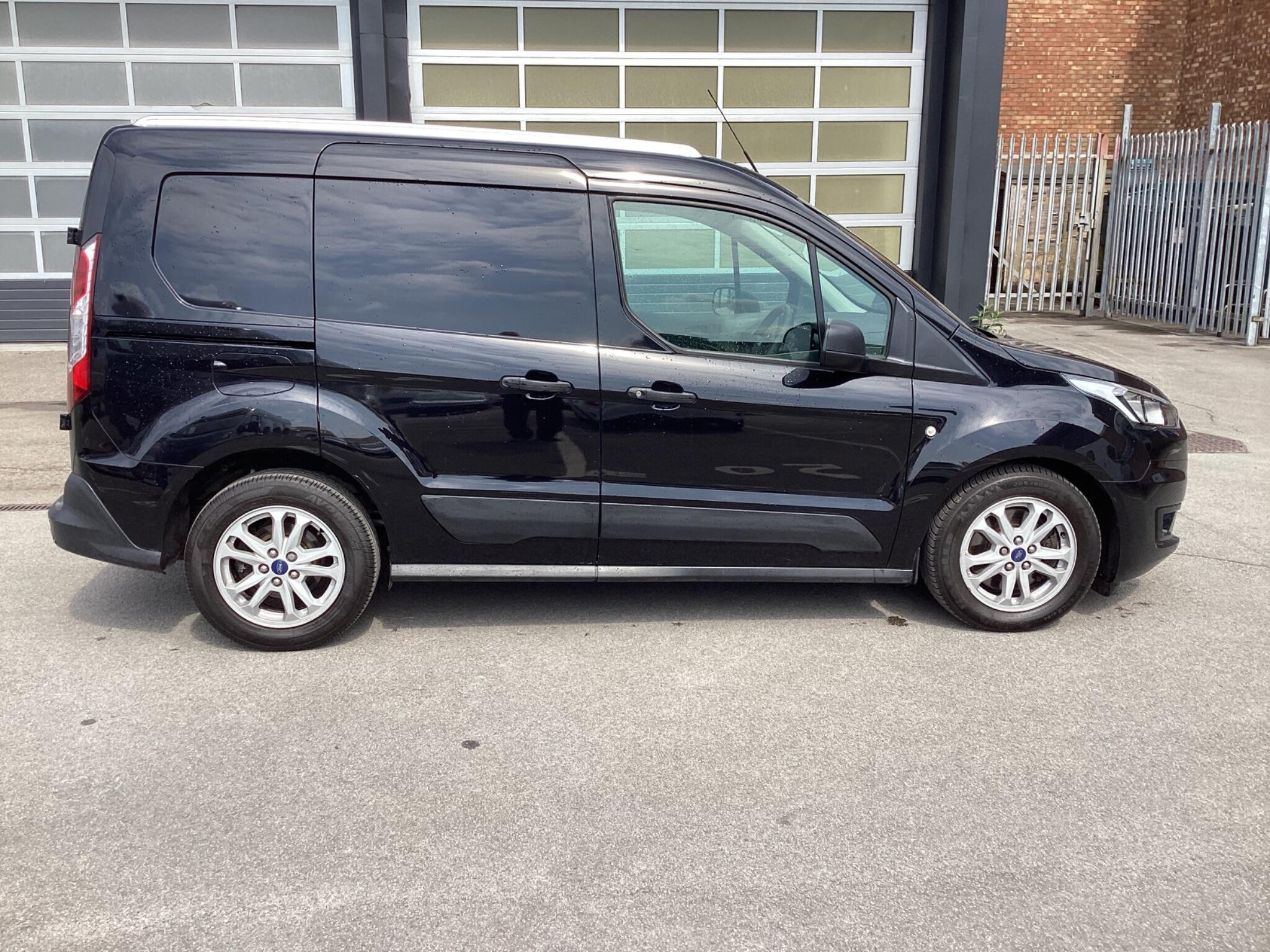Ford Transit Connect - Image 8