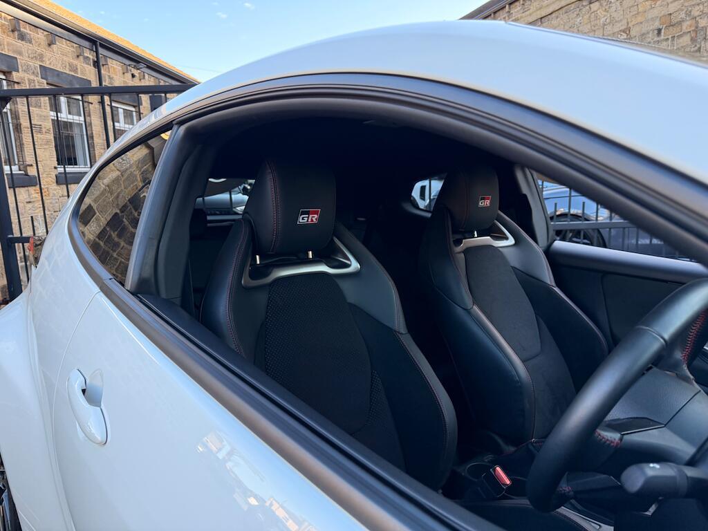 Toyota Yaris - Image 34