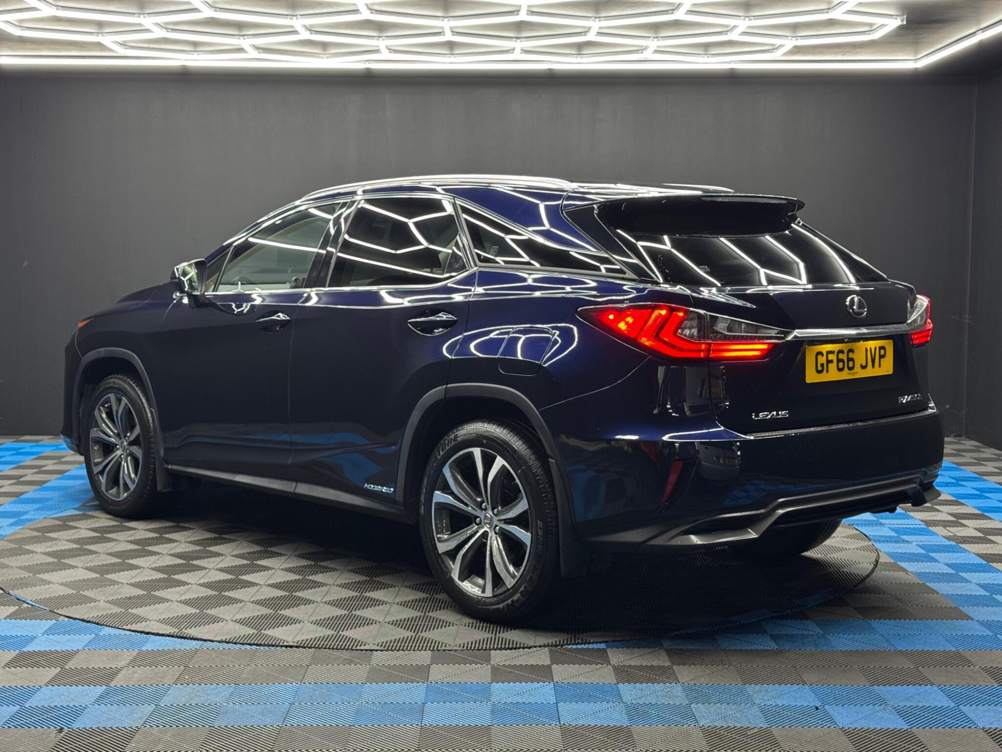 Lexus RX - Image 7