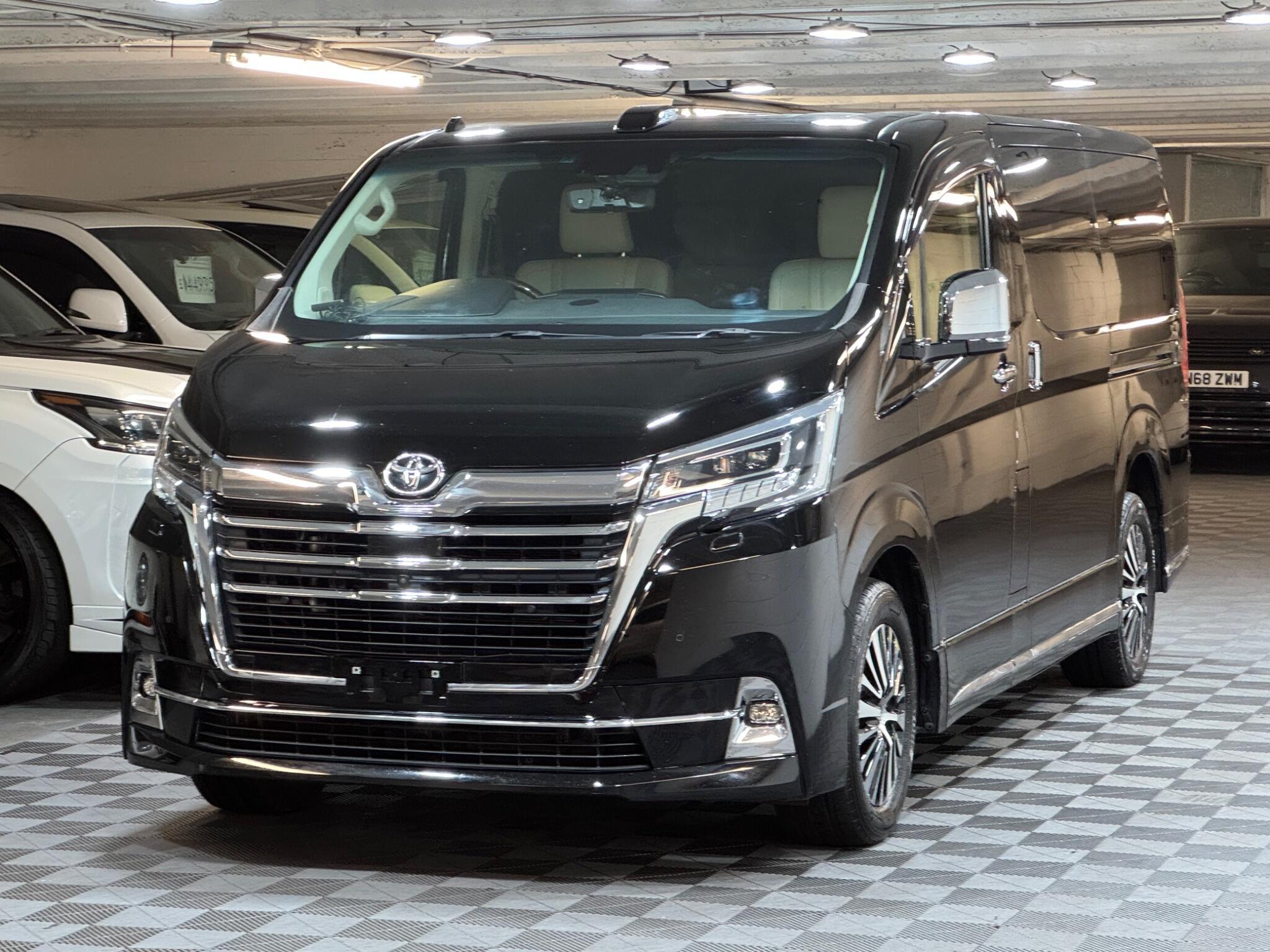 Toyota Granace - Image 7