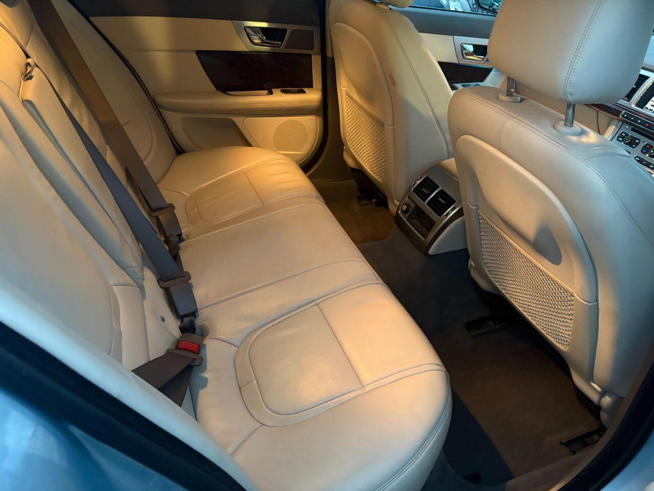 Jaguar XF - Image 20