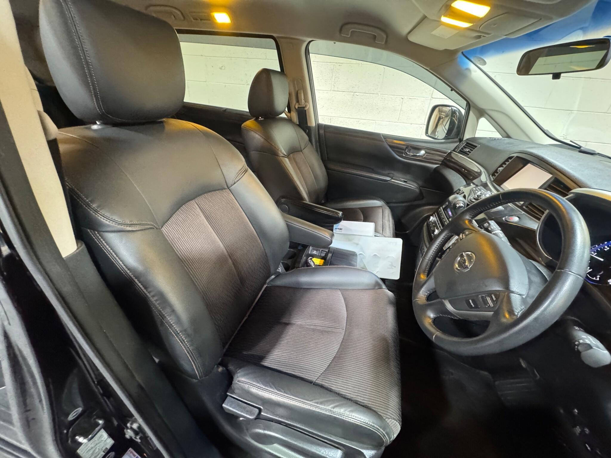 Nissan Elgrand - Image 7
