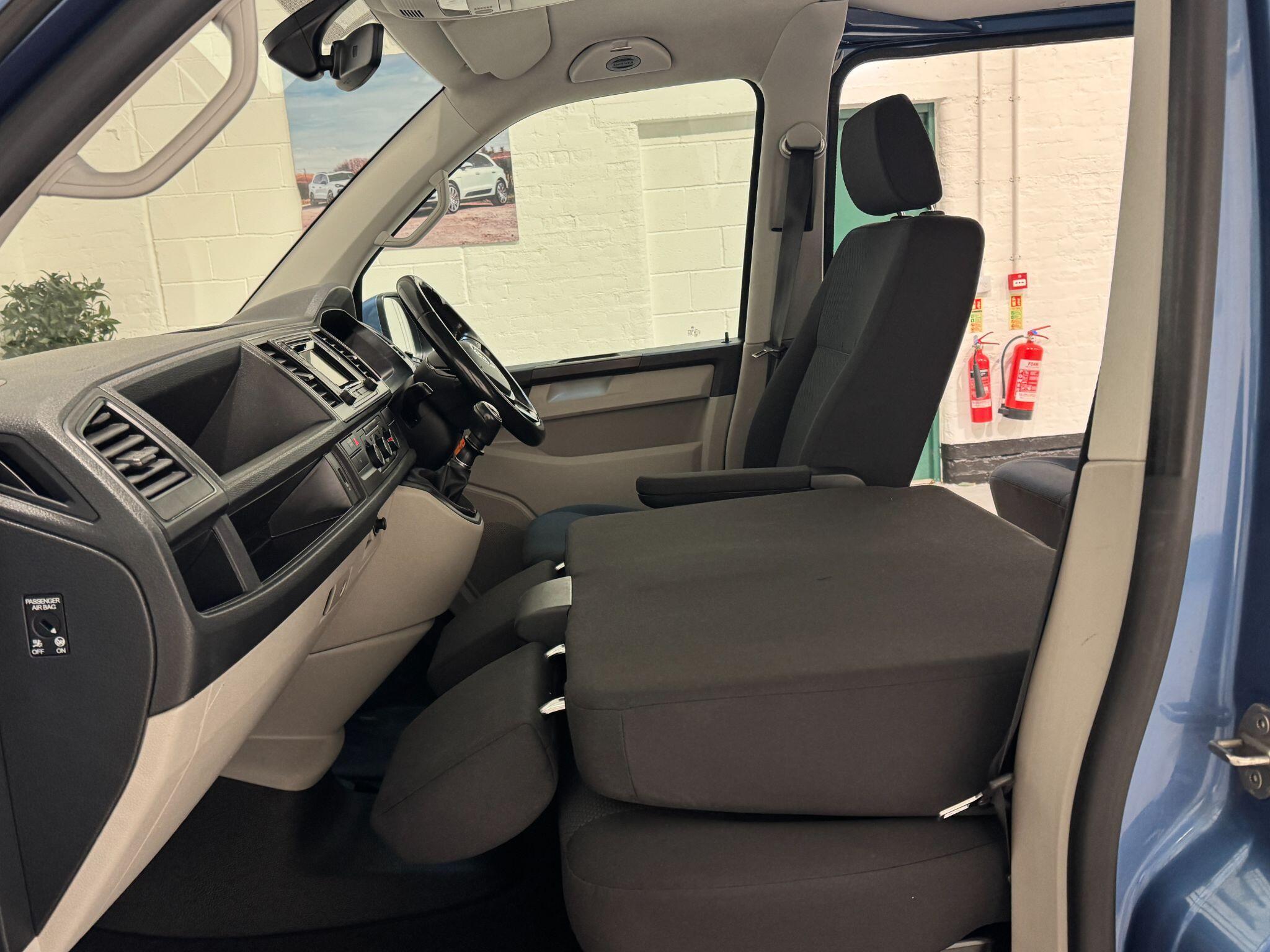 Volkswagen Transporter - Image 52