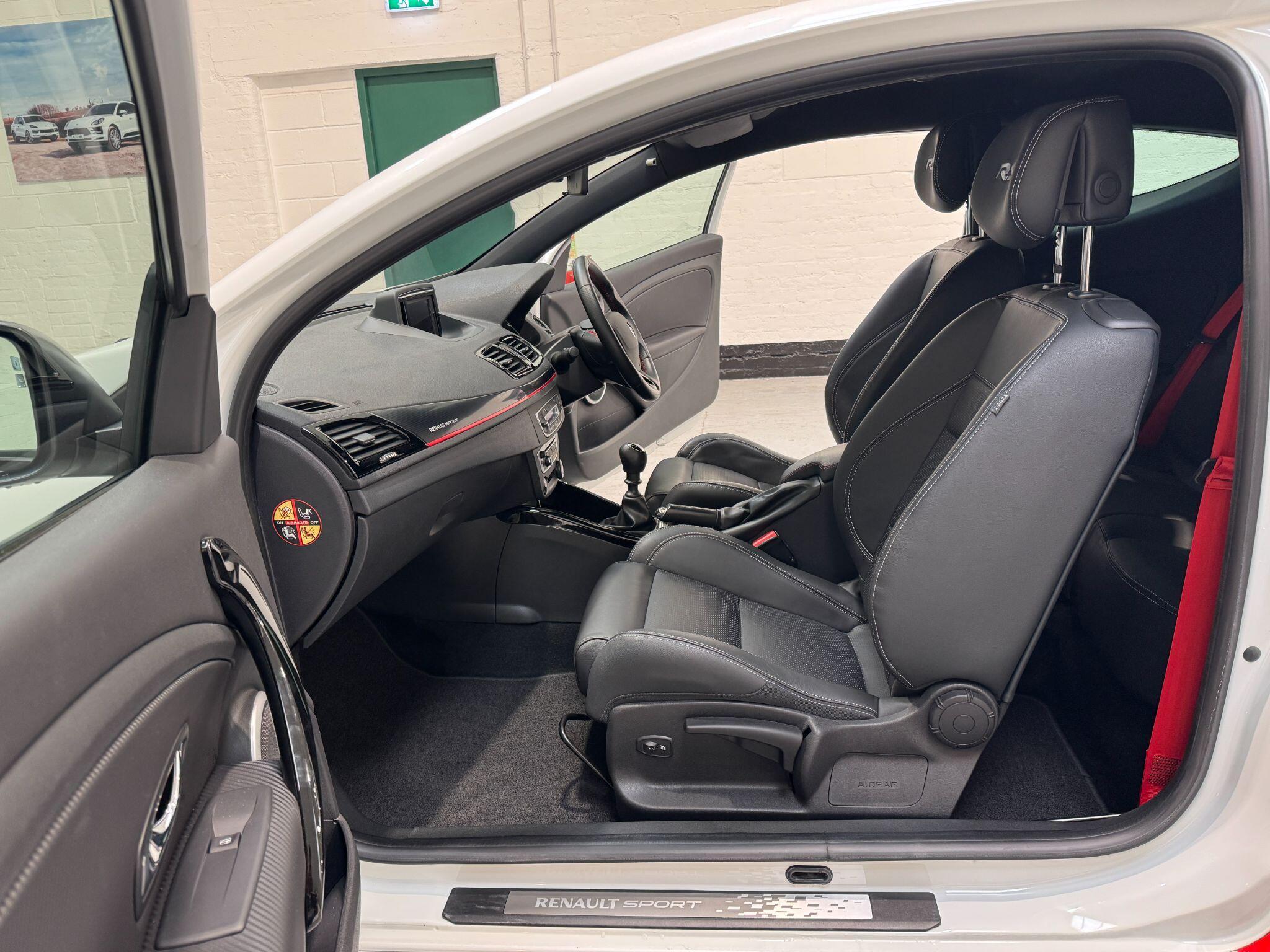 Renault Megane - Image 84