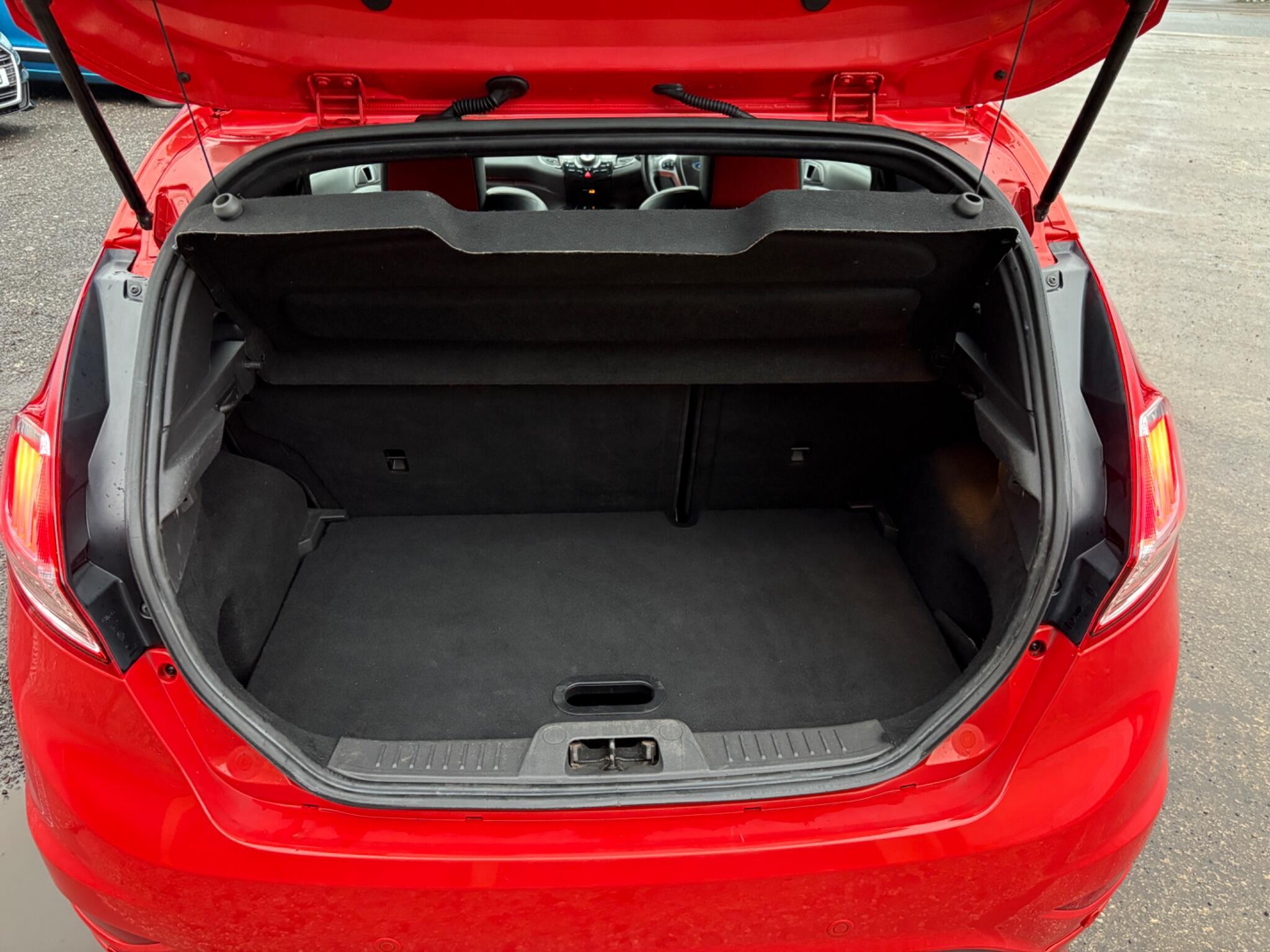 Ford Fiesta - Image 26