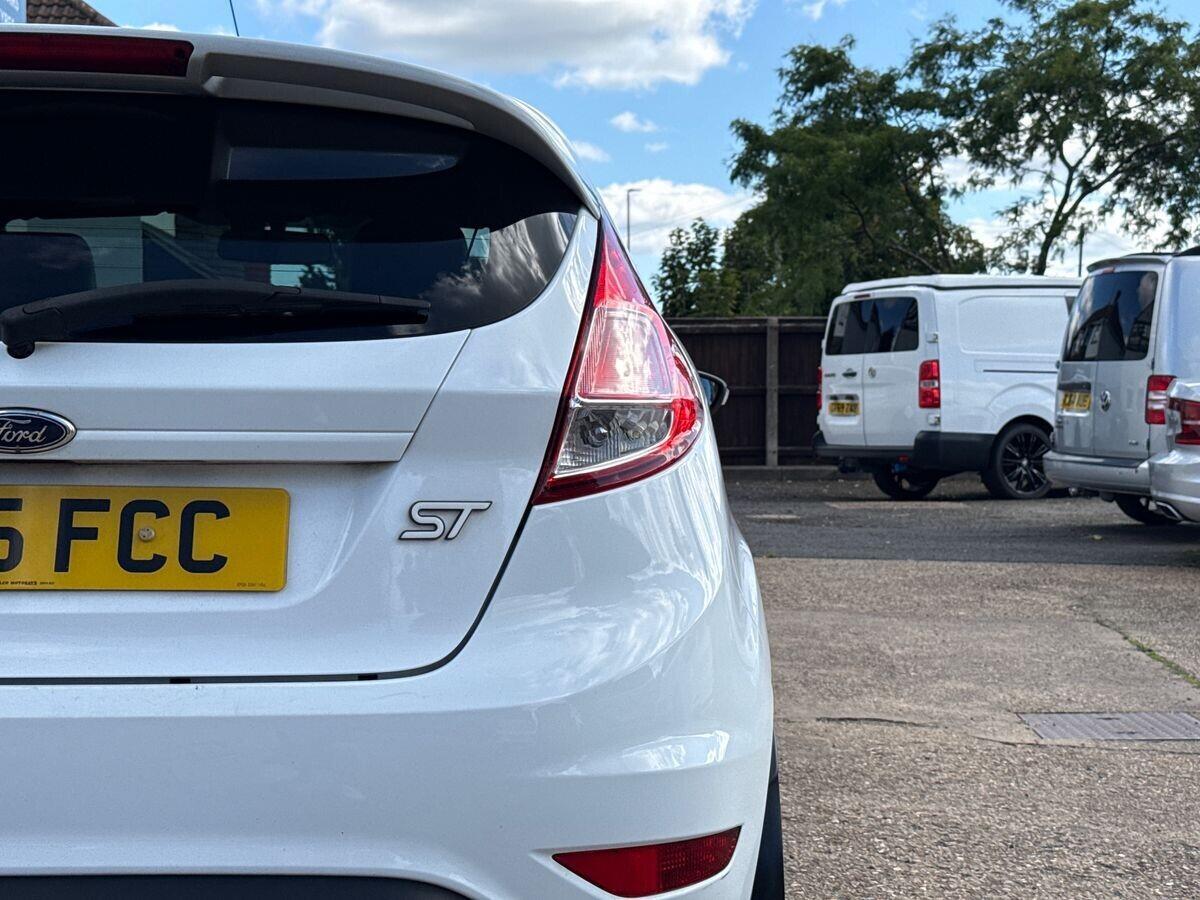Ford Fiesta - Image 4