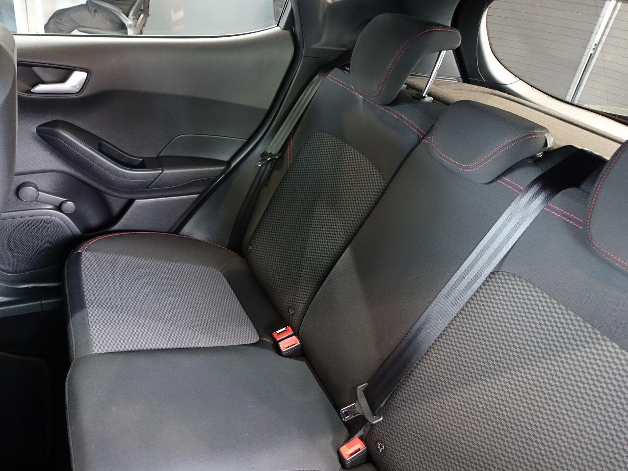 Ford Fiesta - Image 17