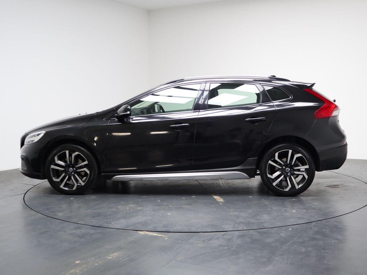 Volvo V40 CROSS COUNTRY - Image 8