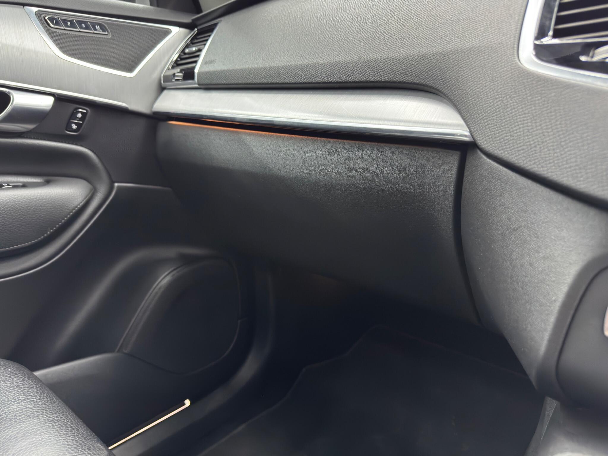 Volvo XC90 - Image 37