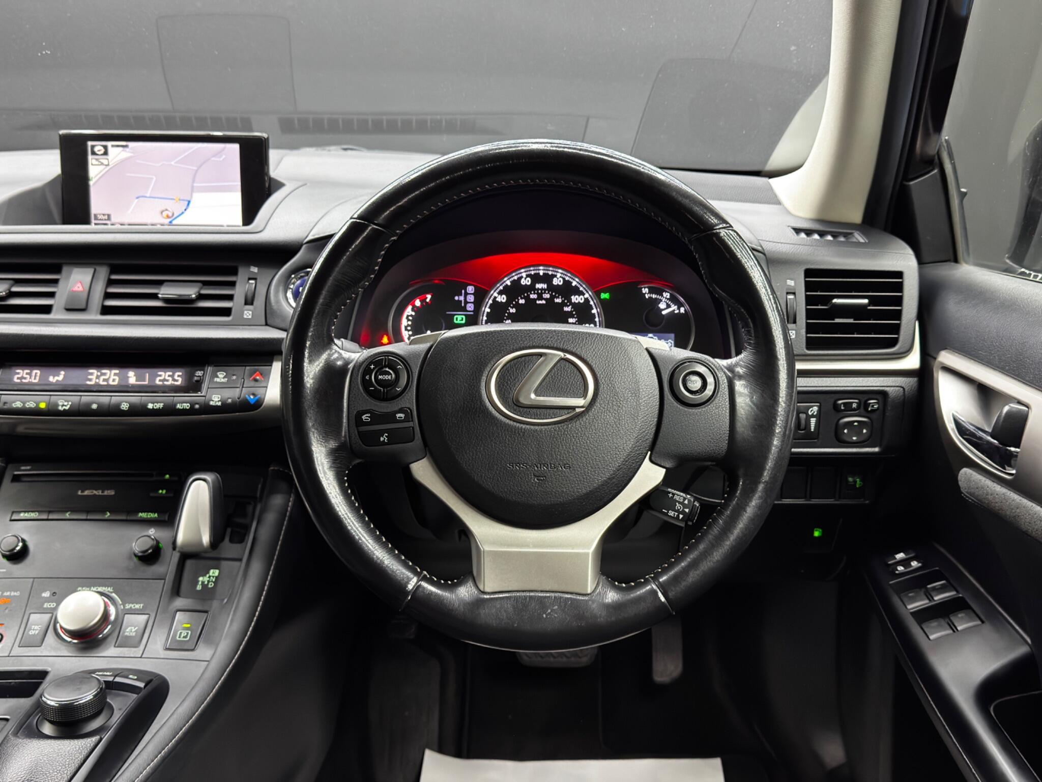 Lexus CT - Image 18