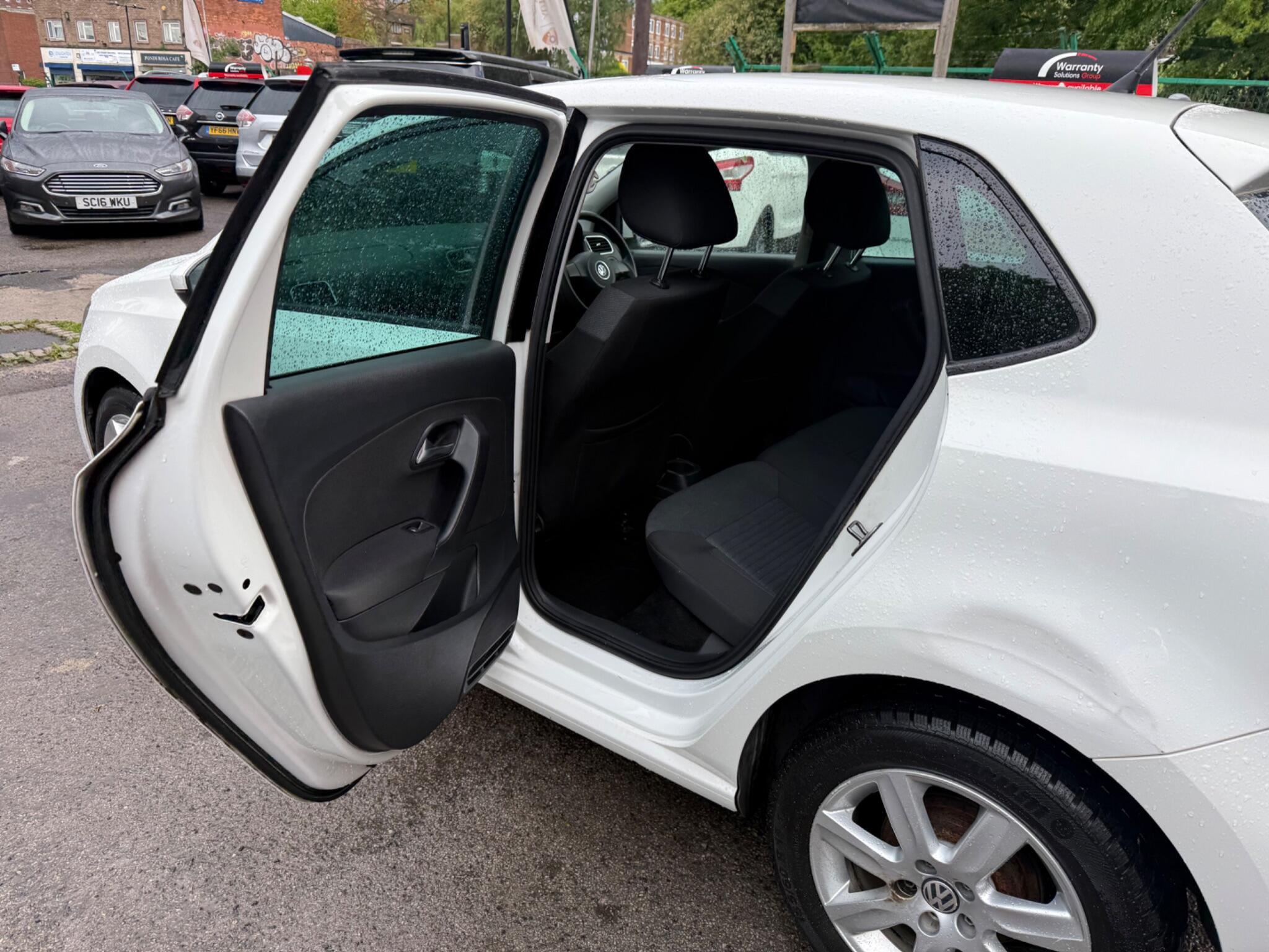 Volkswagen Polo - Image 23