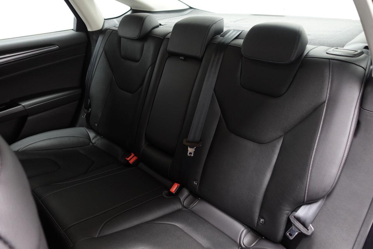 Ford Mondeo - Image 21