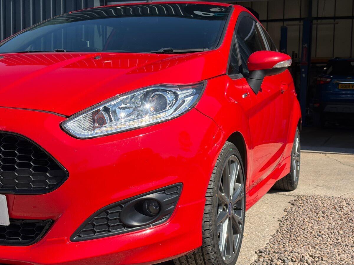 Ford Fiesta - Image 10