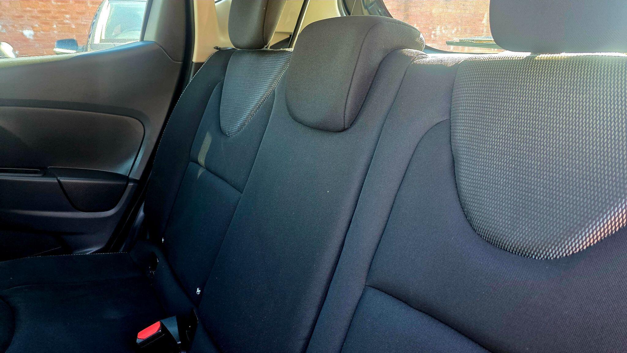 Renault Clio - Image 16