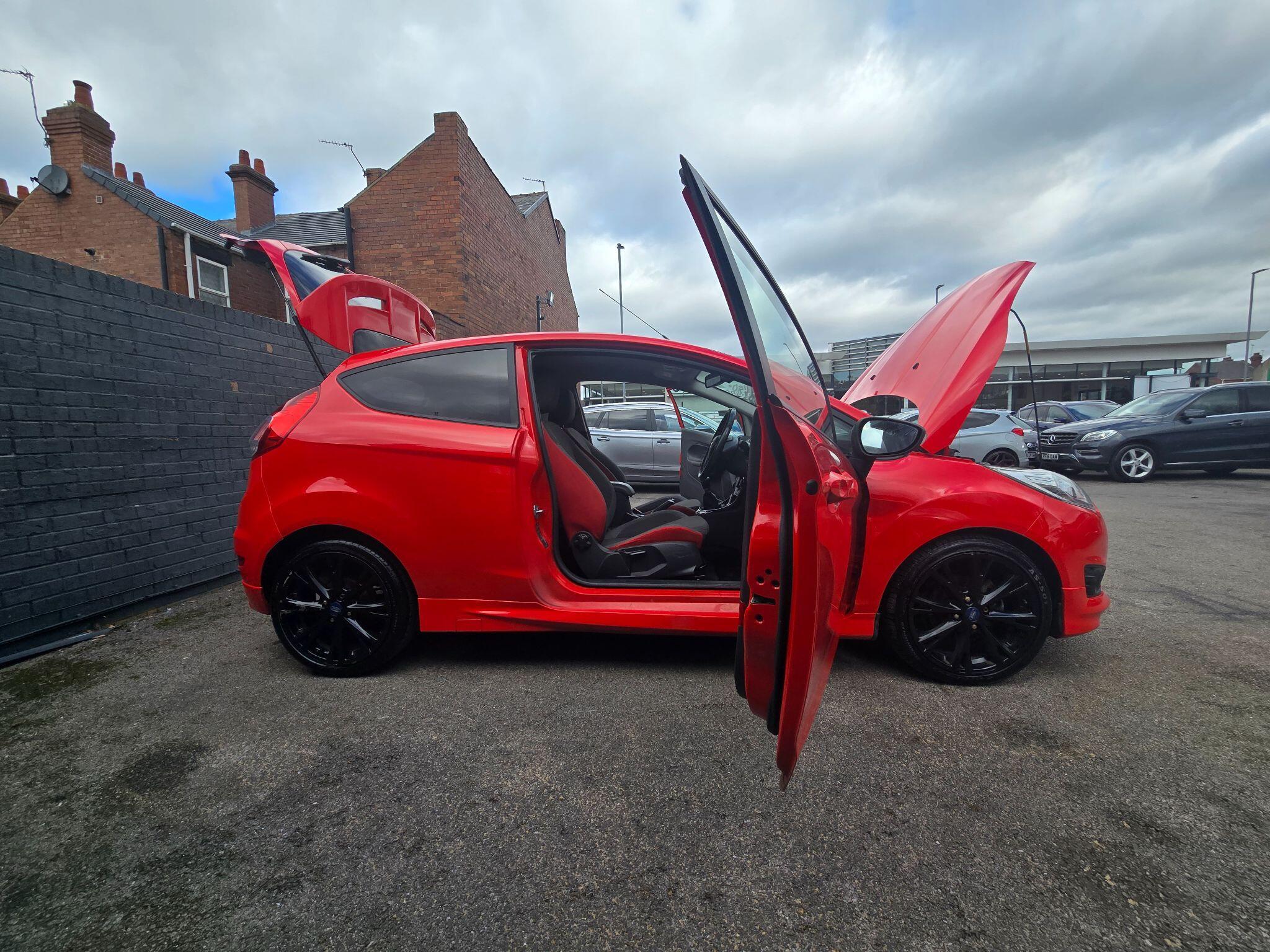 Ford Fiesta - Image 27