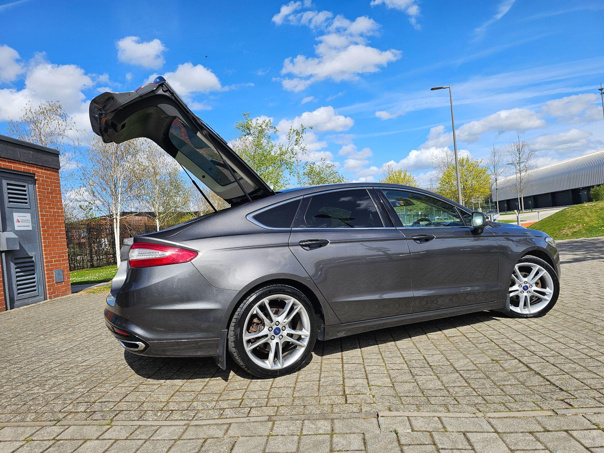 Ford Mondeo - Image 9