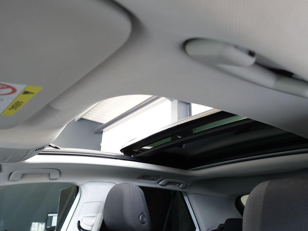 Volkswagen T-Roc - Image 16