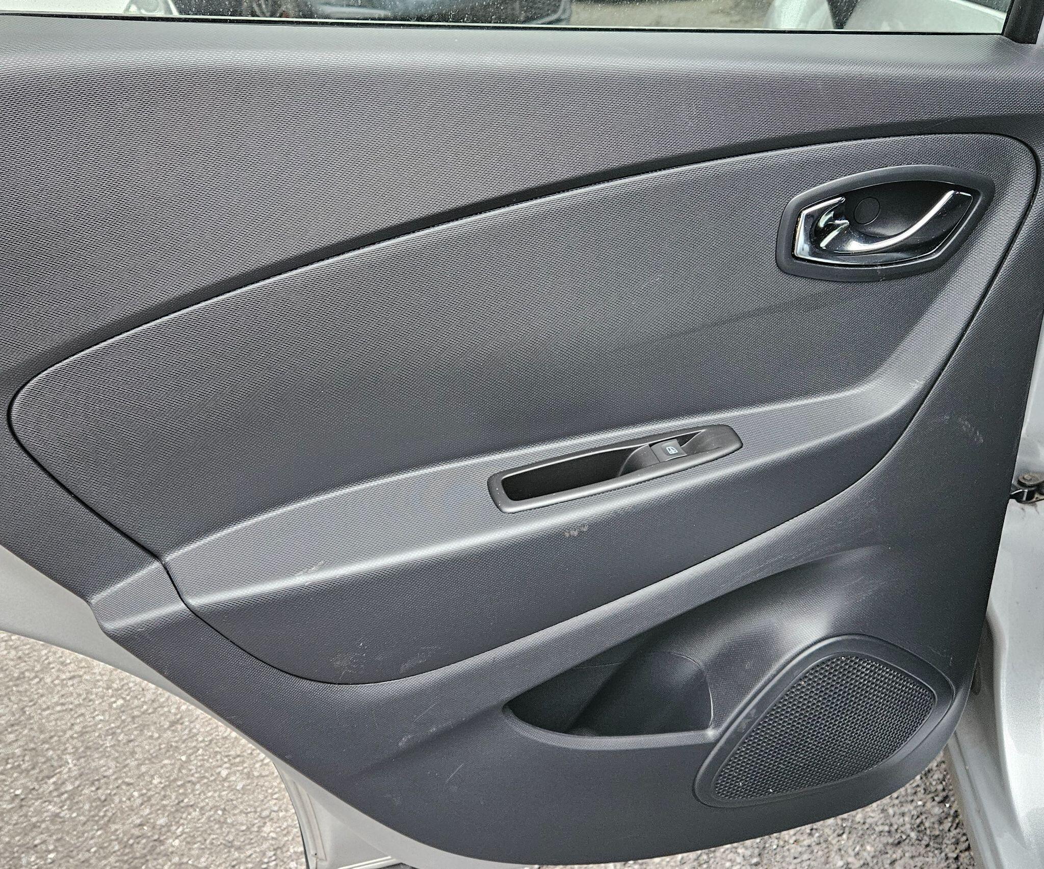 Renault Captur - Image 44