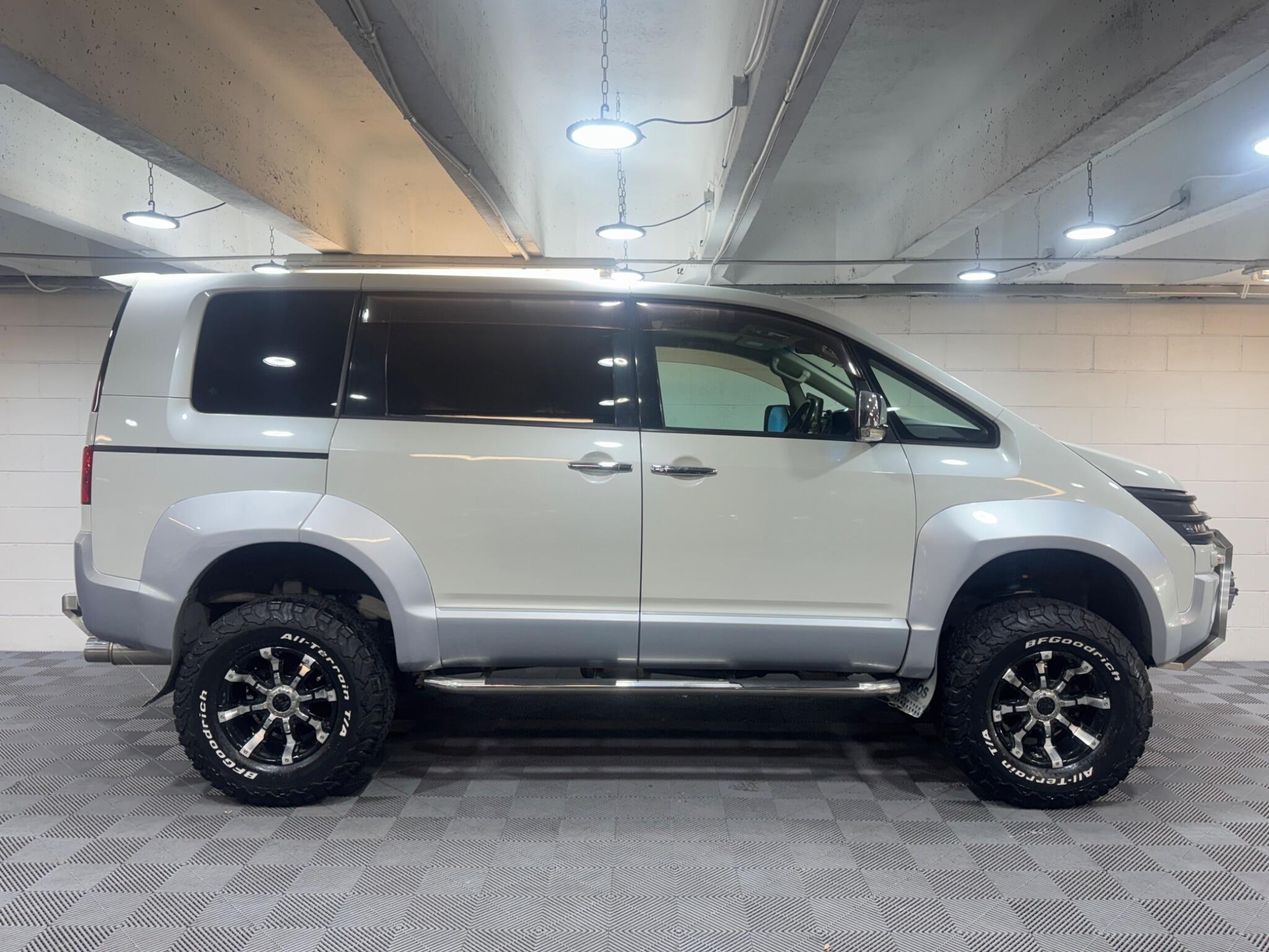 Mitsubishi Delica - Image 5