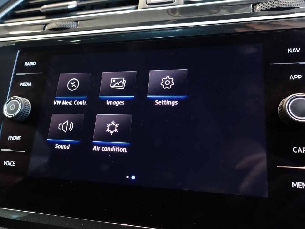 Volkswagen Tiguan - Image 34