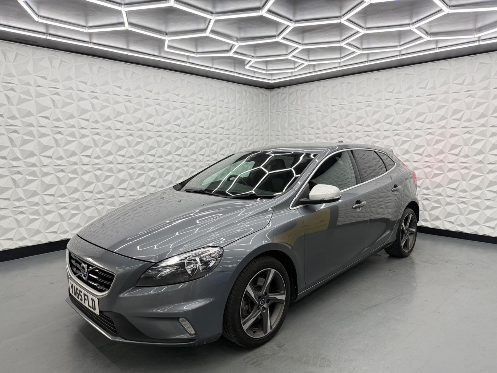 Volvo V40 - Image 8