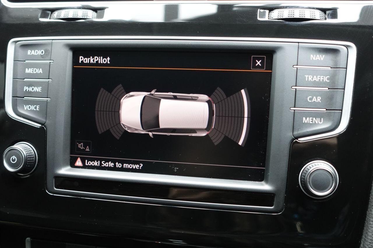 Volkswagen Golf - Image 36