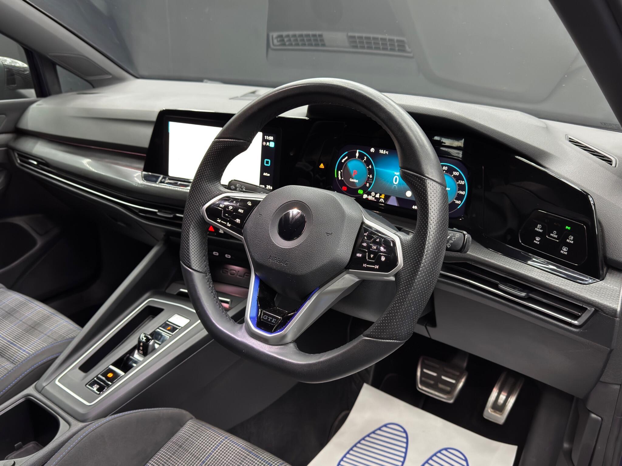 Volkswagen Golf - Image 9