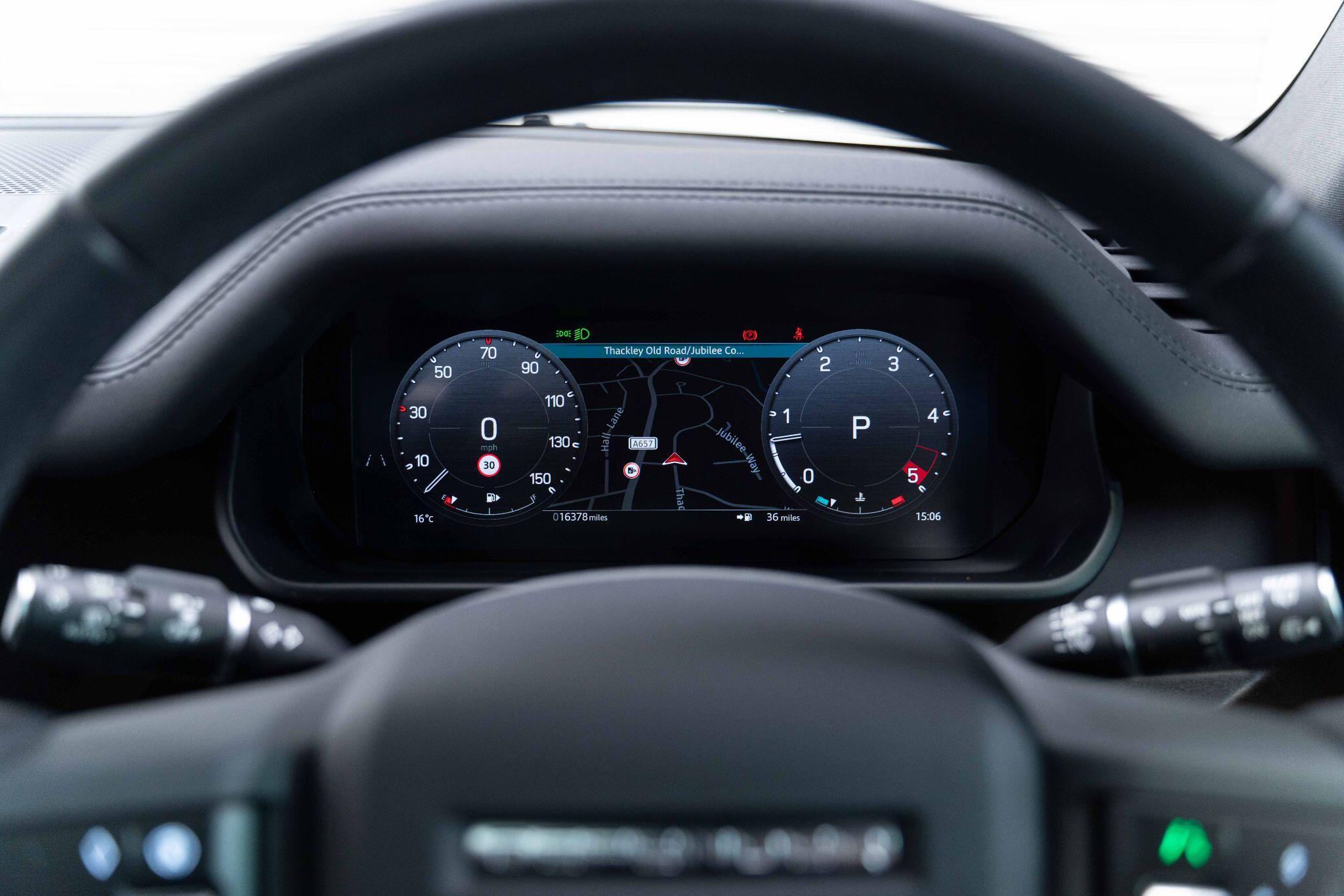 Land Rover Defender 110 - Image 35