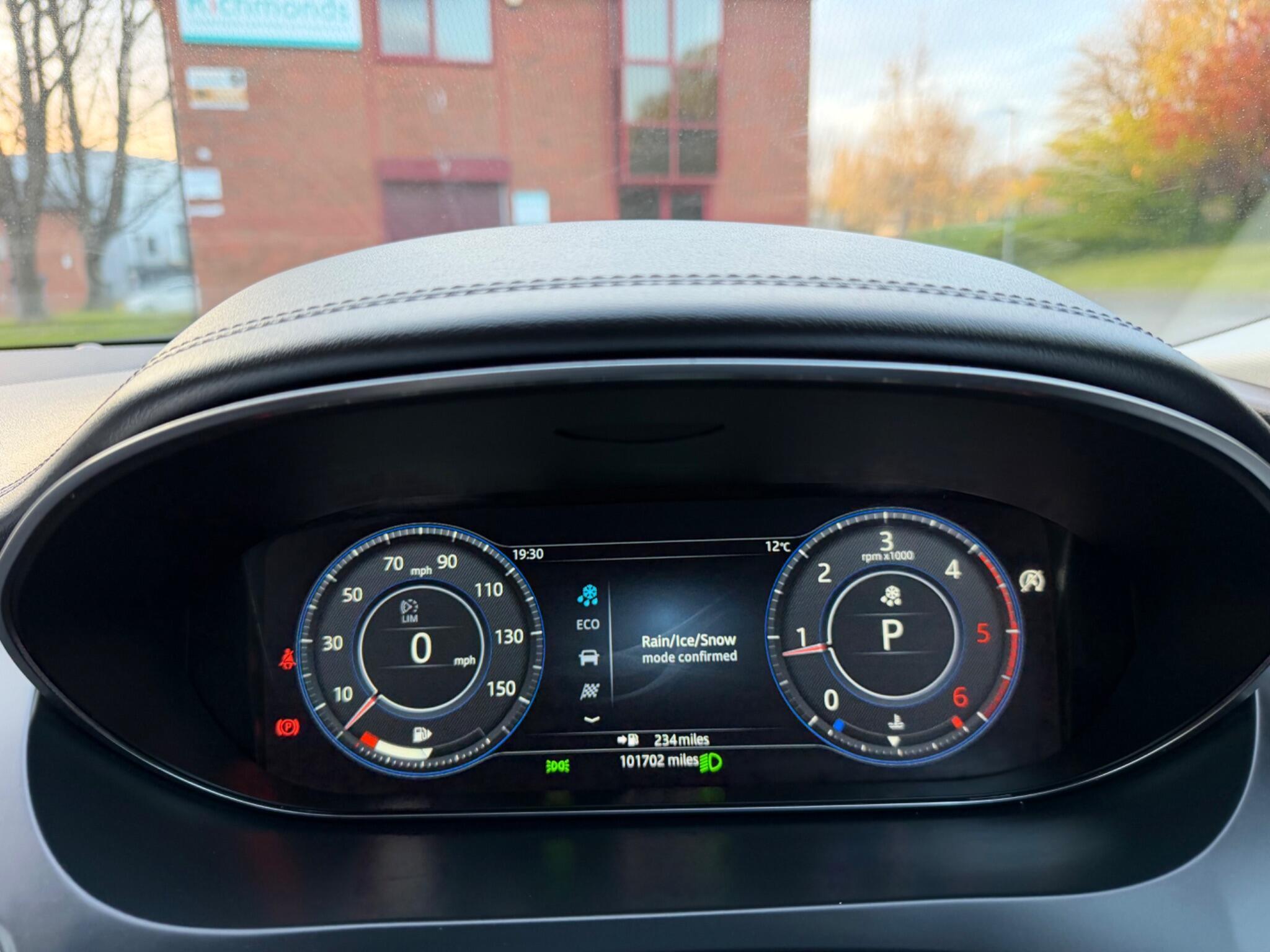 Jaguar E-Pace - Image 60