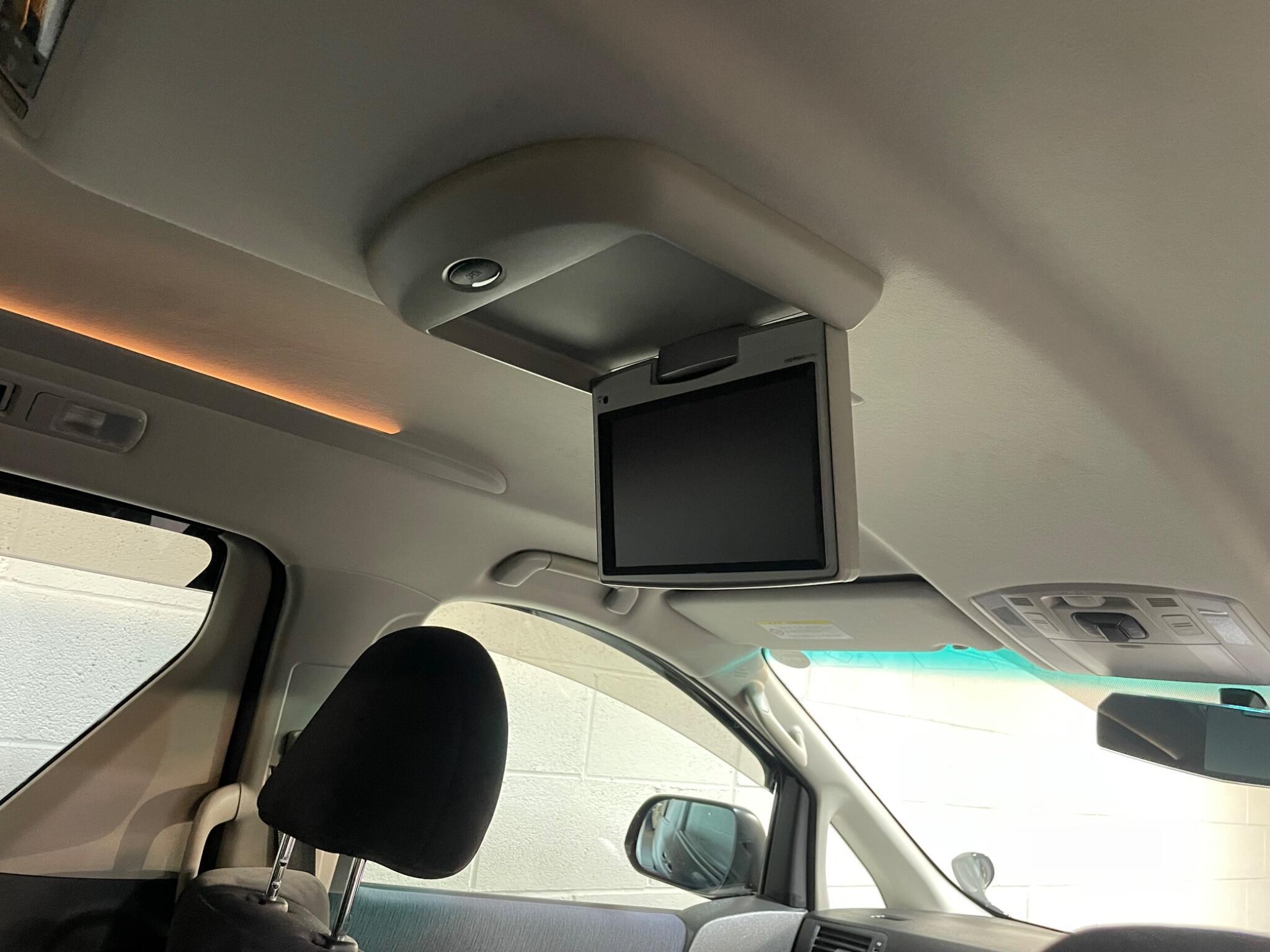 Toyota Vellfire - Image 15