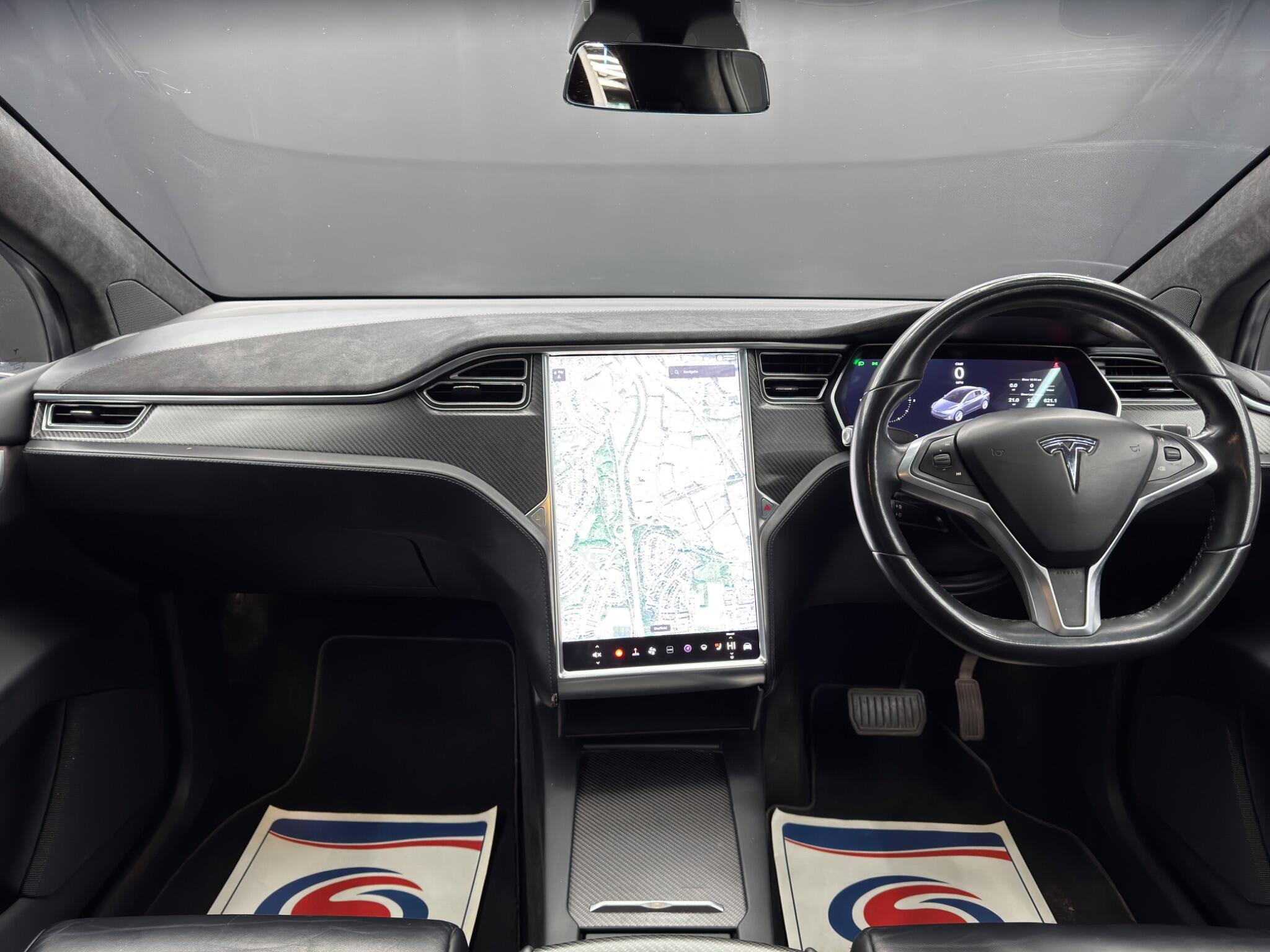 Tesla Model X - Image 11