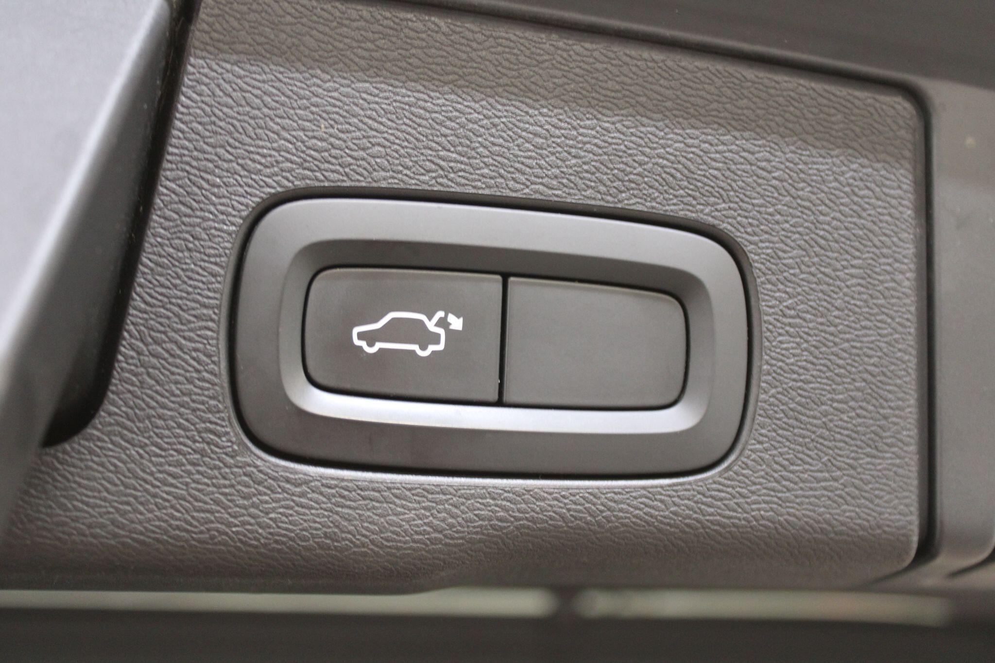 Volvo XC60 - Image 15