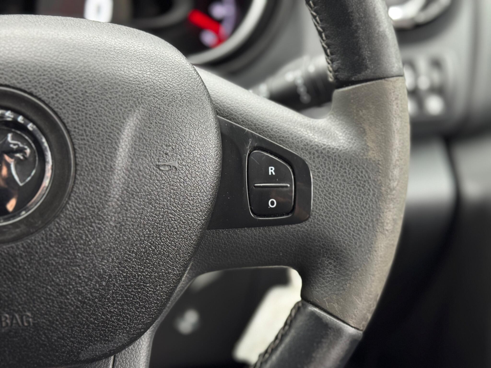 Vauxhall Vivaro - Image 19