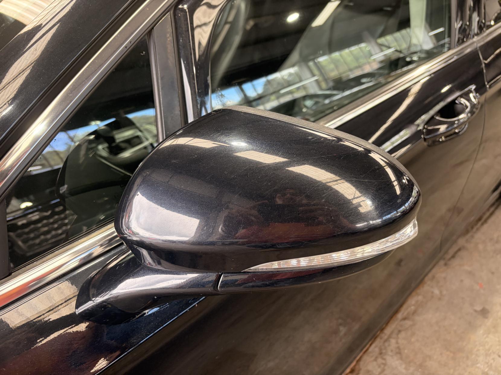 Ford Mondeo - Image 17