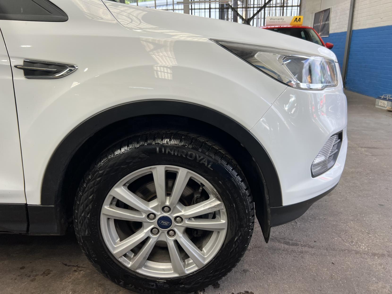 Ford Kuga - Image 14