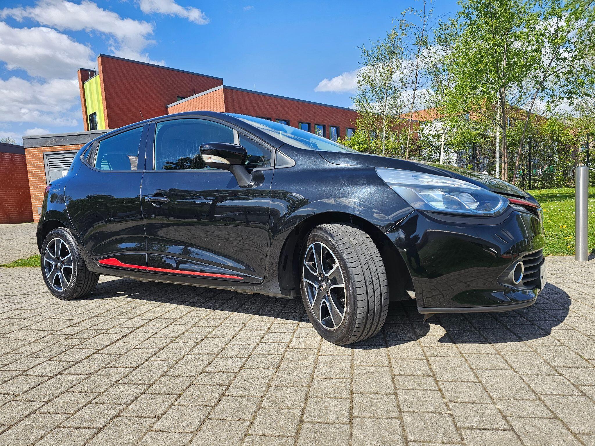 Renault Clio - Image 14