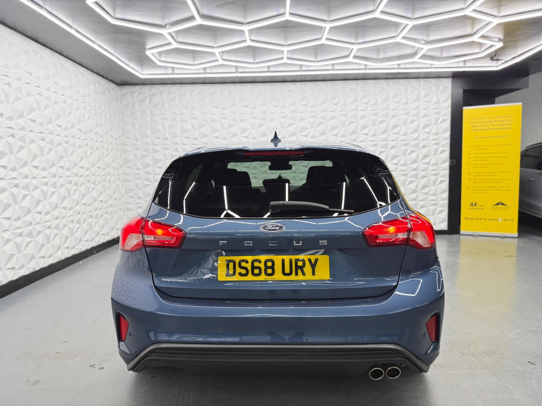 Ford Focus - Image 14