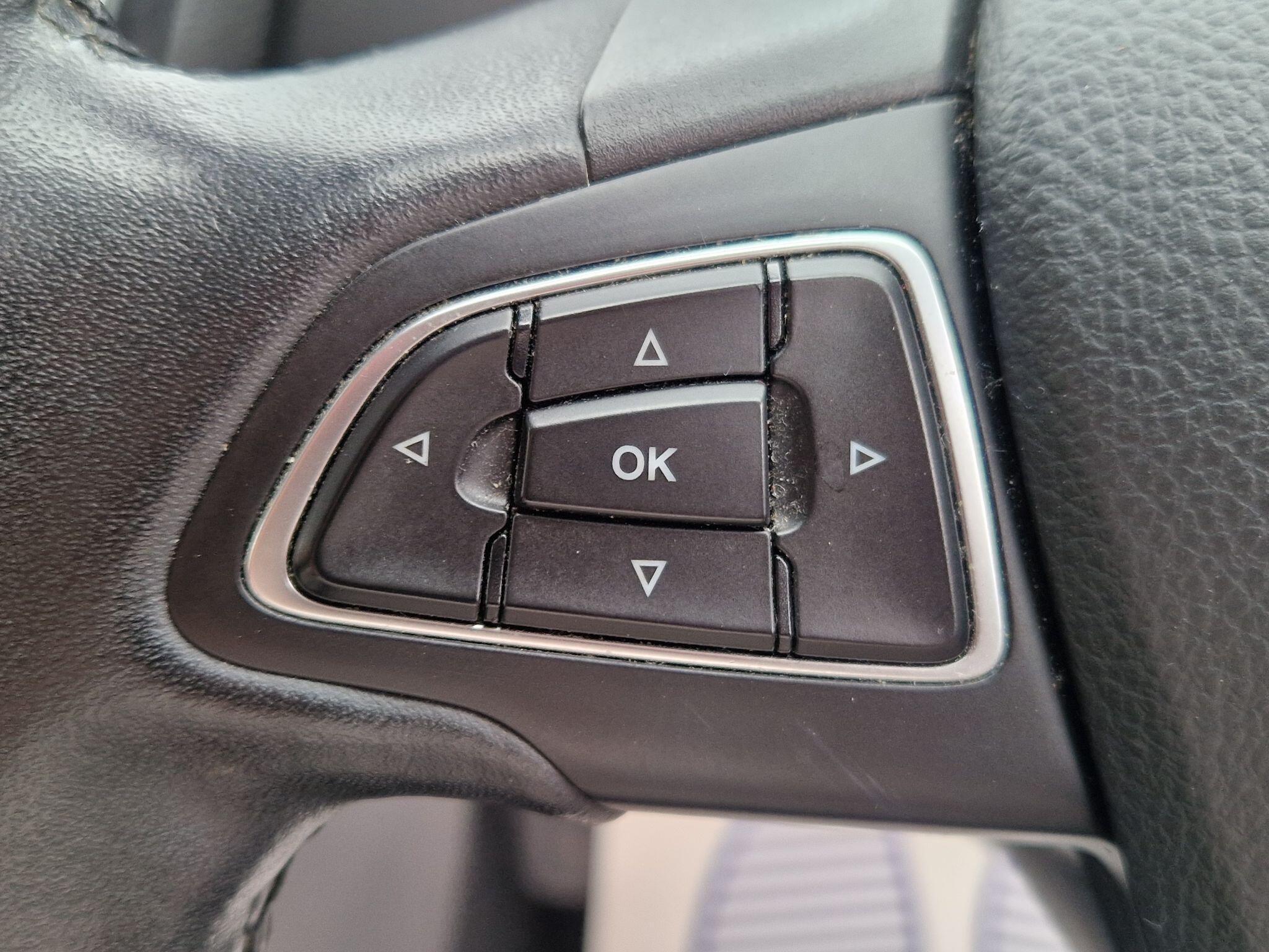 Ford Focus - Image 47