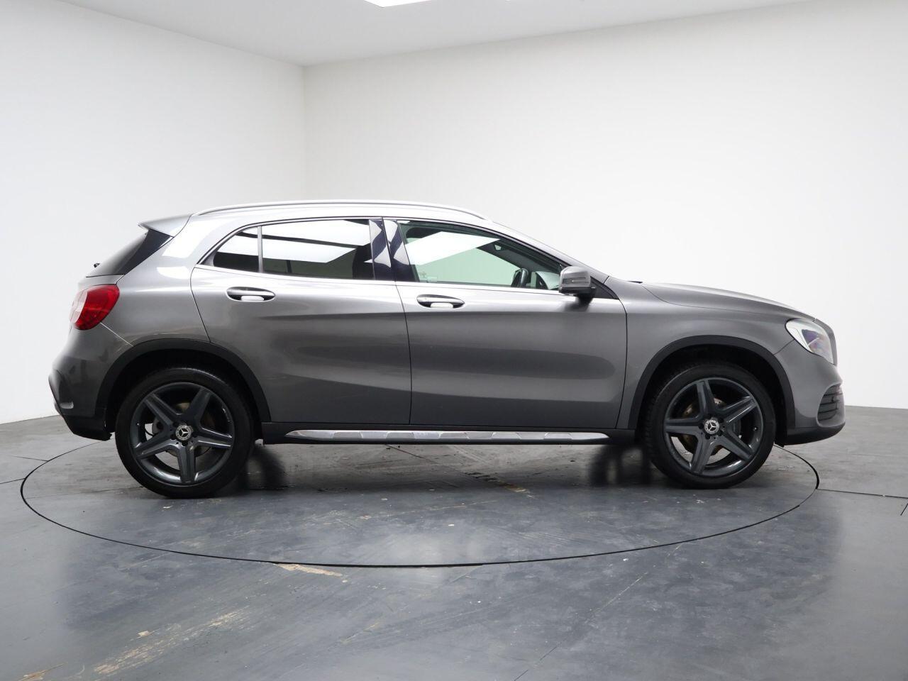Mercedes-benz GLA - Image 14