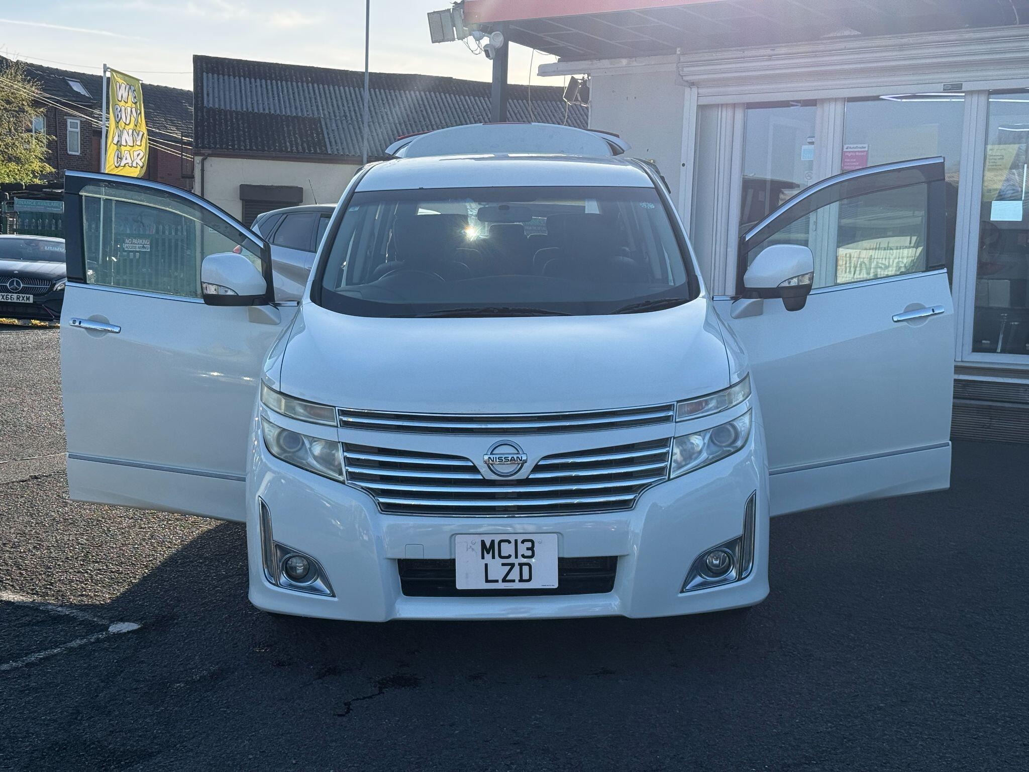 Nissan Elgrand - Image 17