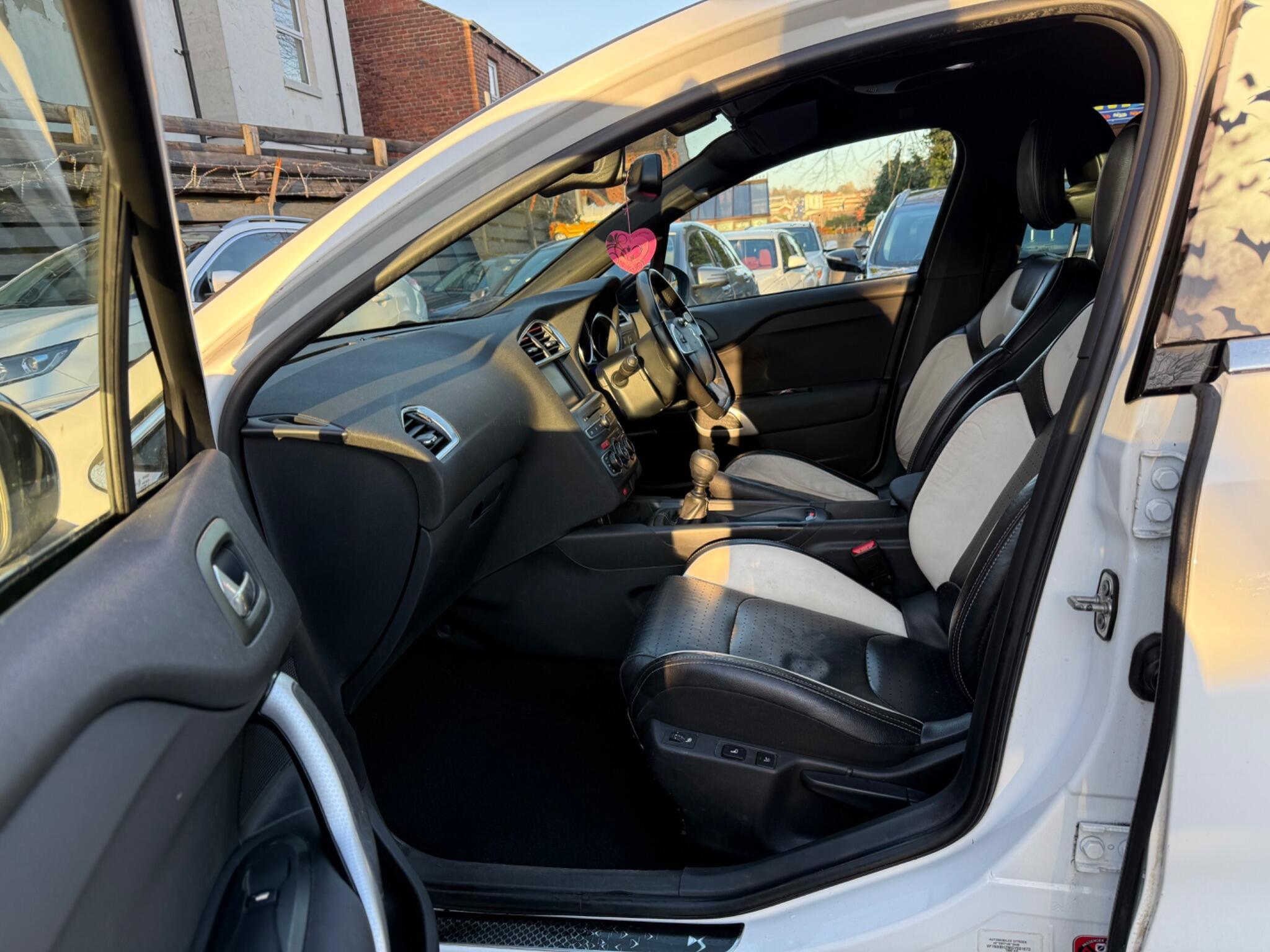 DS AUTOMOBILES DS 4 CROSSBACK - Image 26