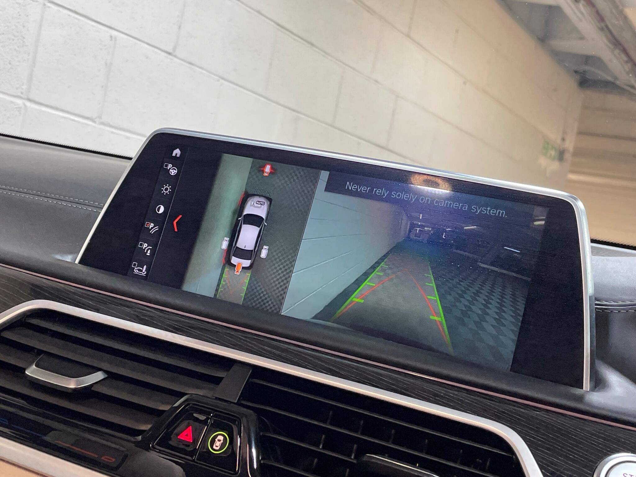 BMW 7 Series - Image 18