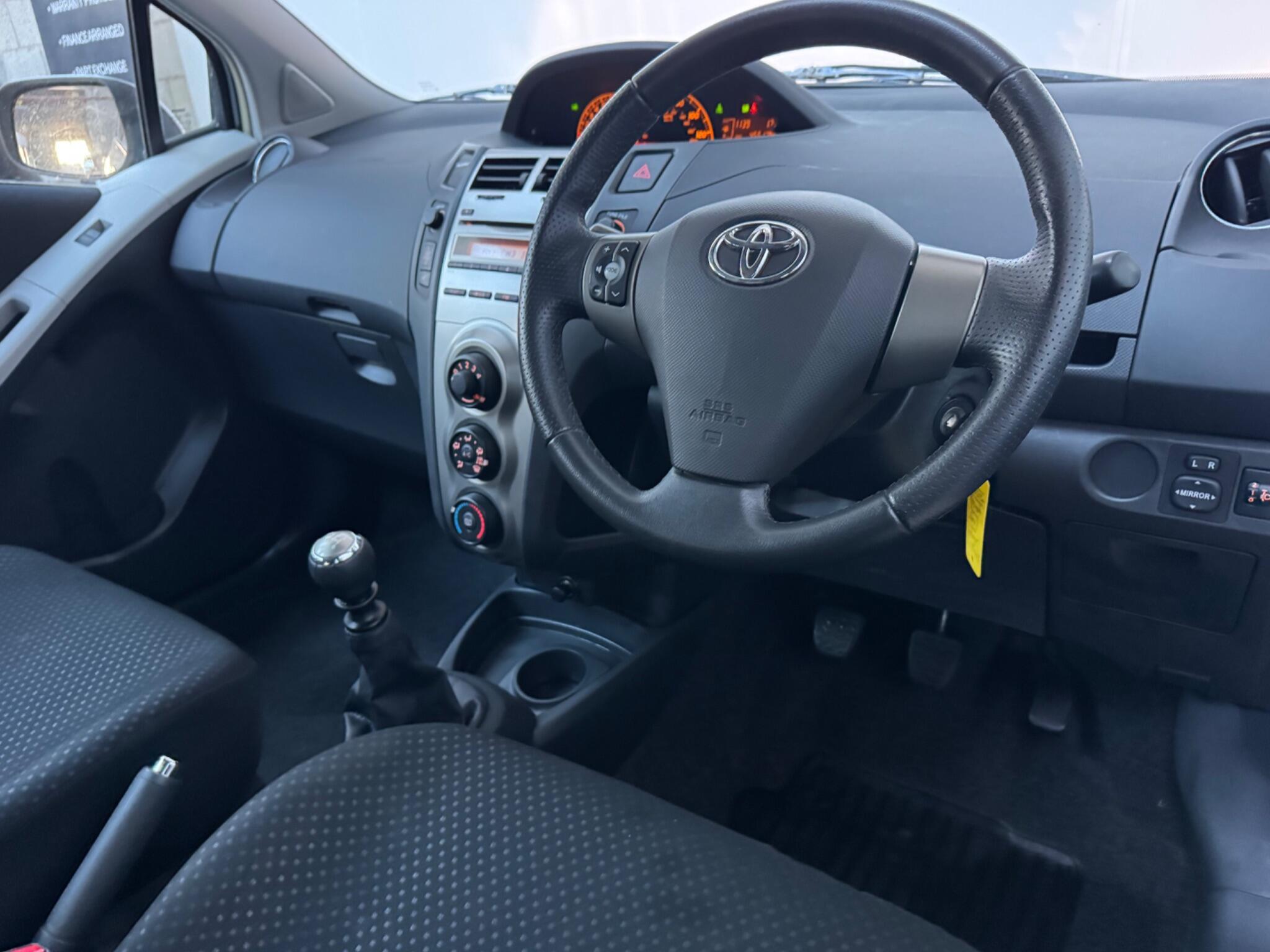 Toyota Yaris - Image 4