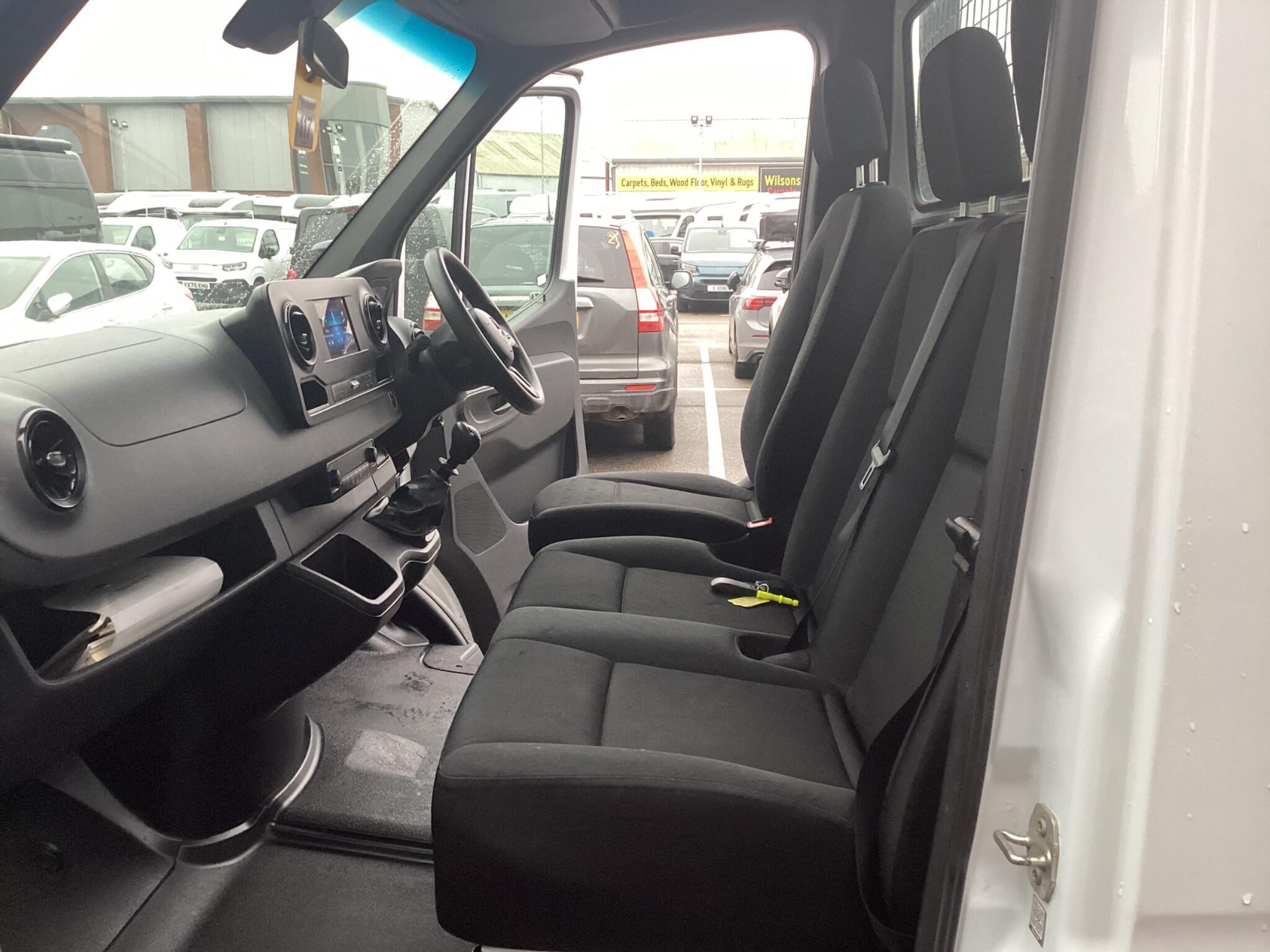Mercedes Sprinter - Image 13