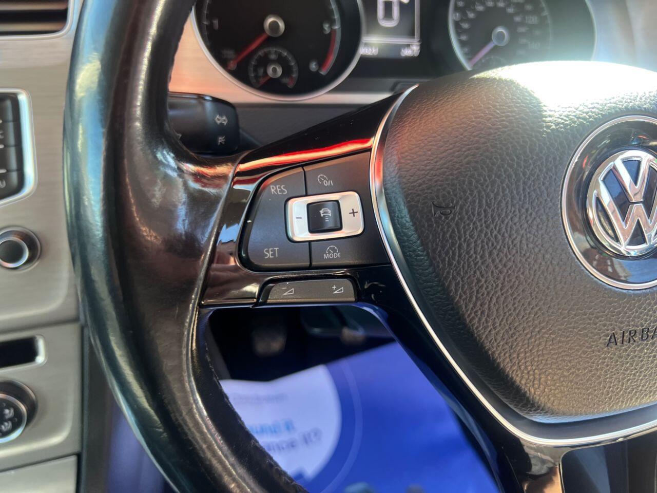 Volkswagen Golf - Image 26