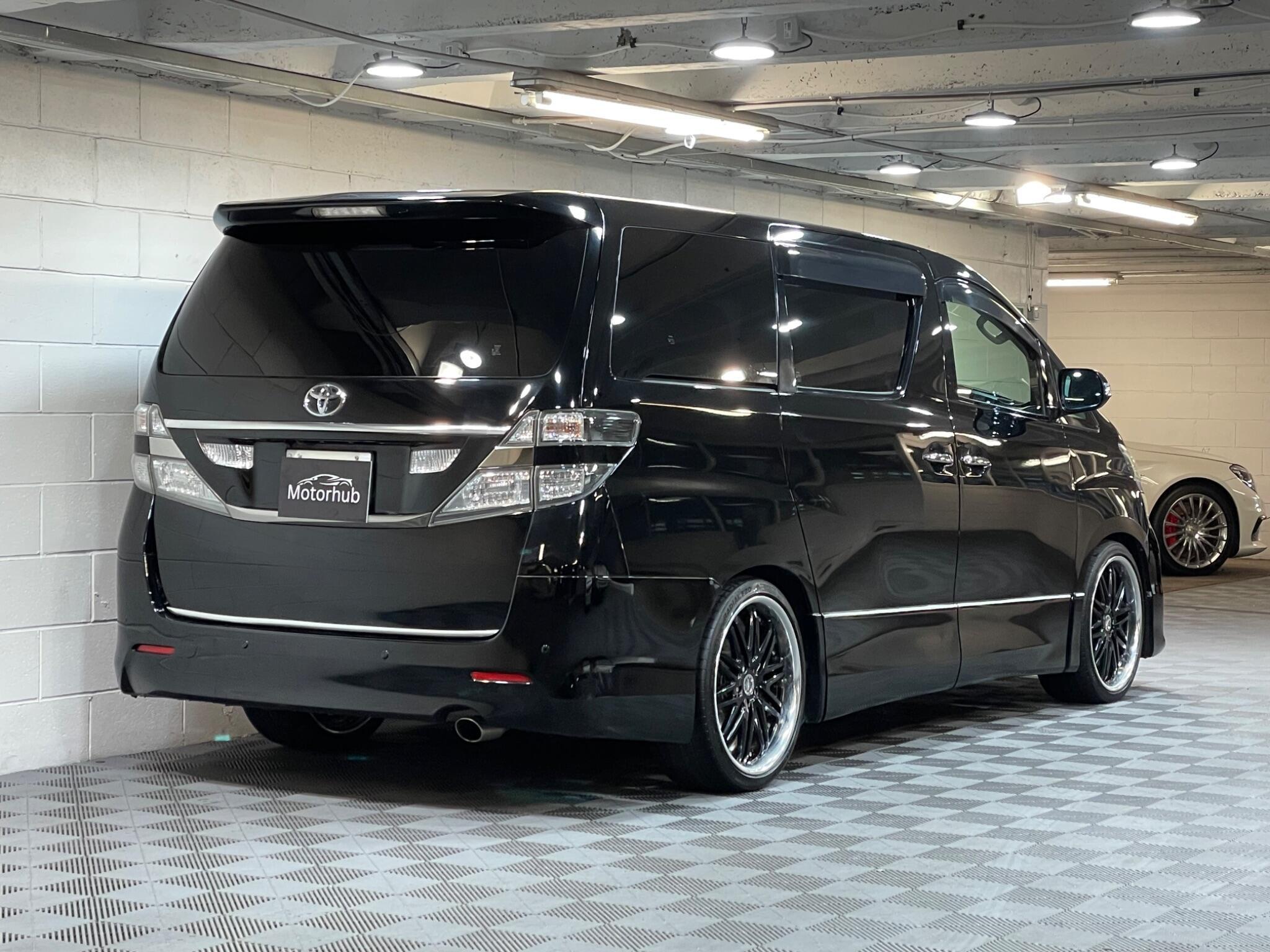Toyota Vellfire - Image 5