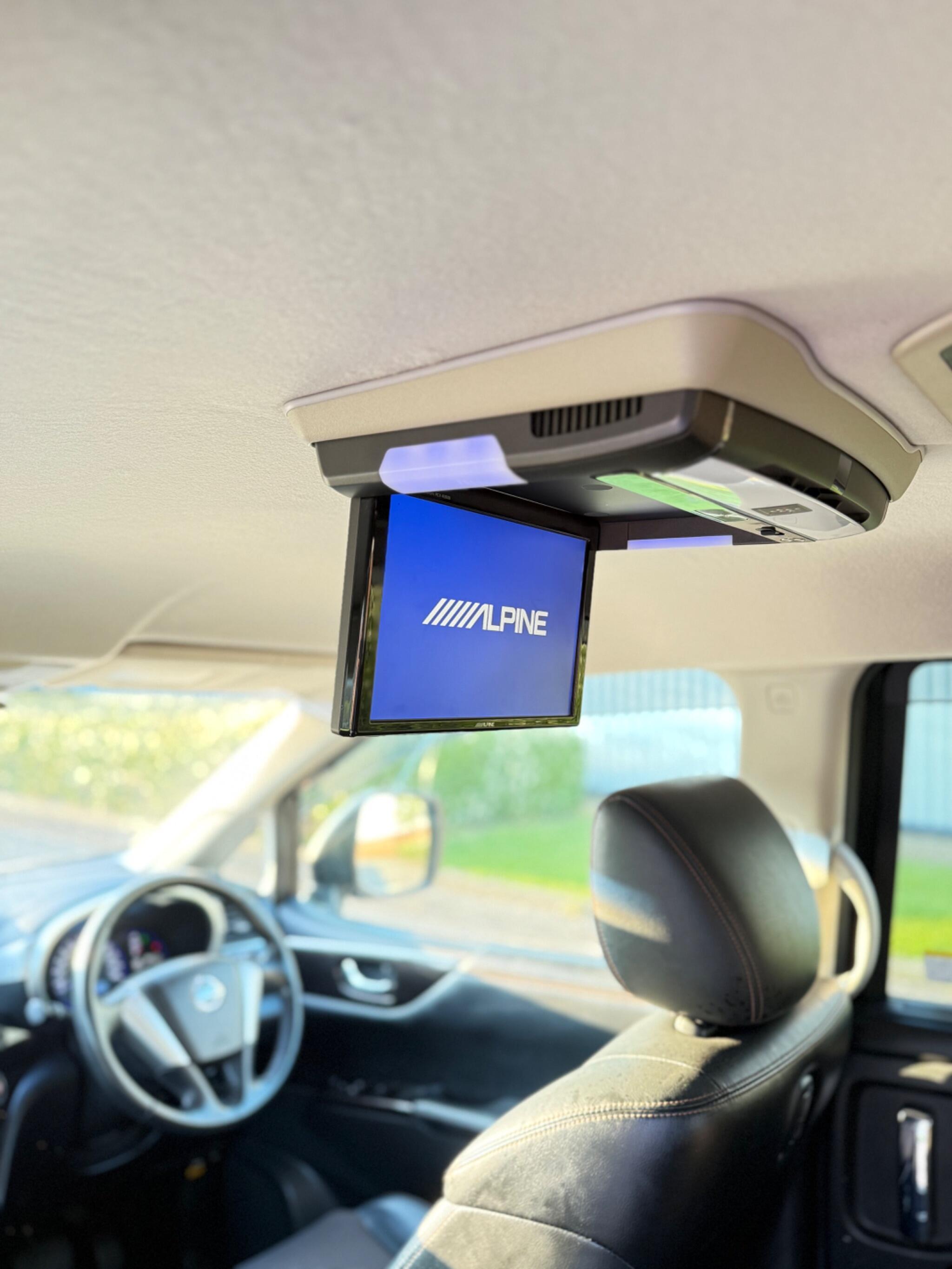 Nissan Elgrand - Image 32