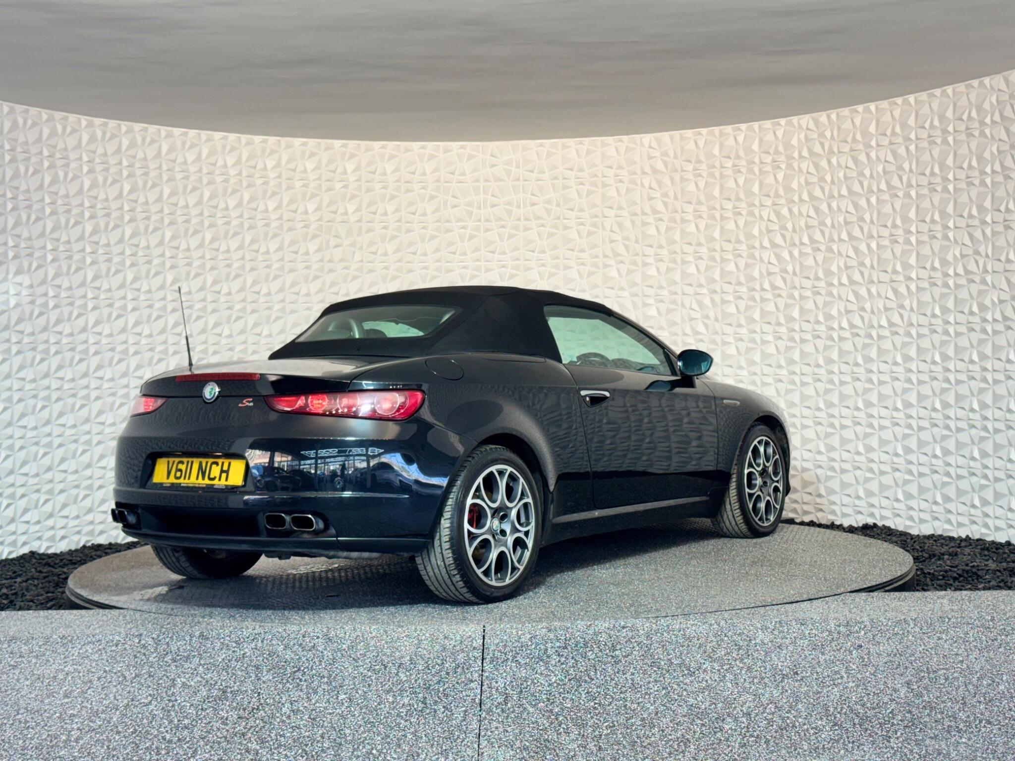 Alfa Romeo Spider - Image 3