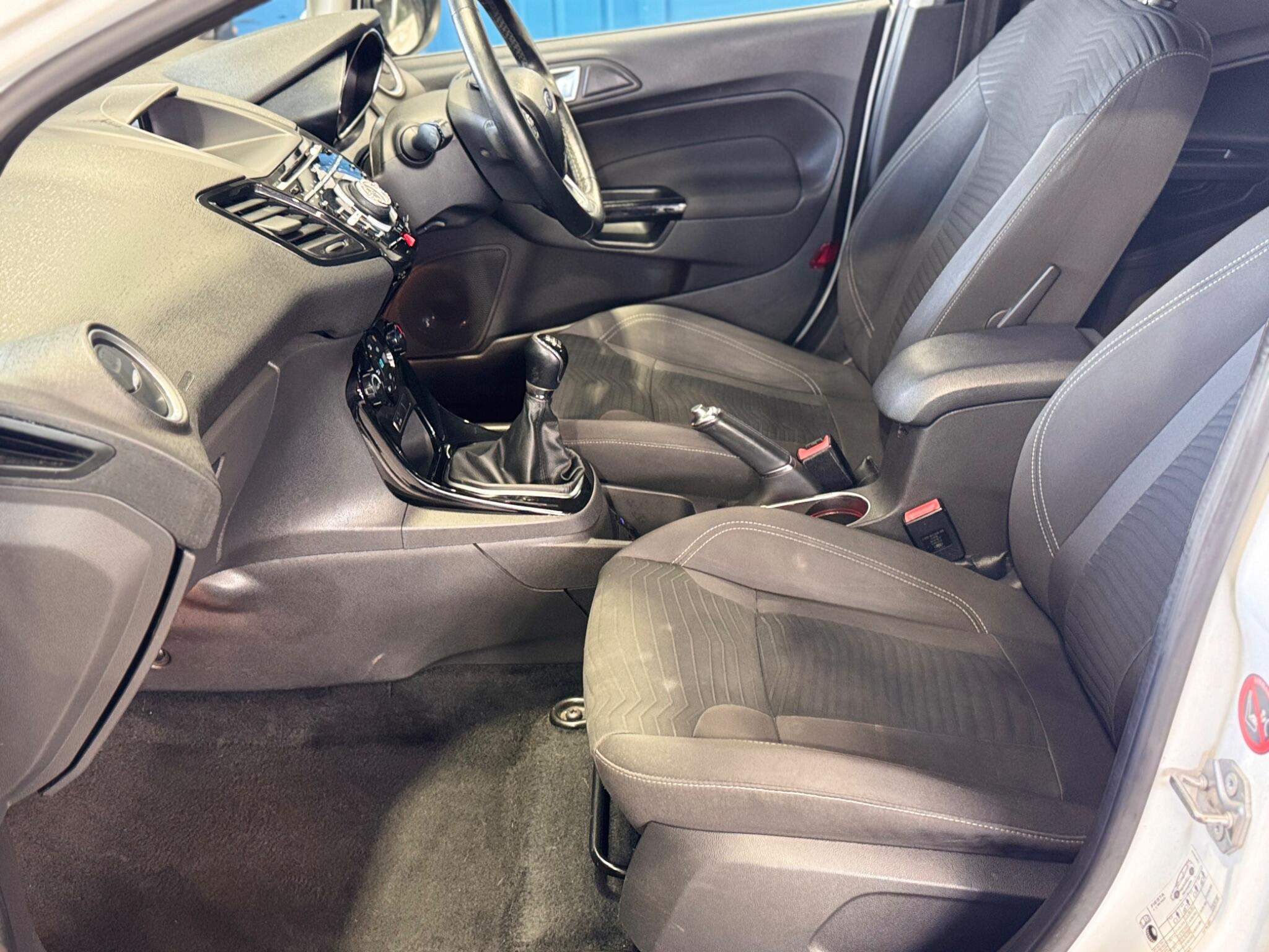 Ford Fiesta - Image 37