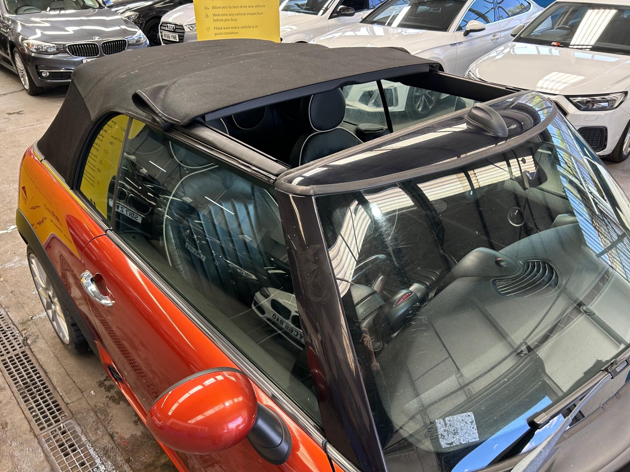 MINI Convertible - Image 28